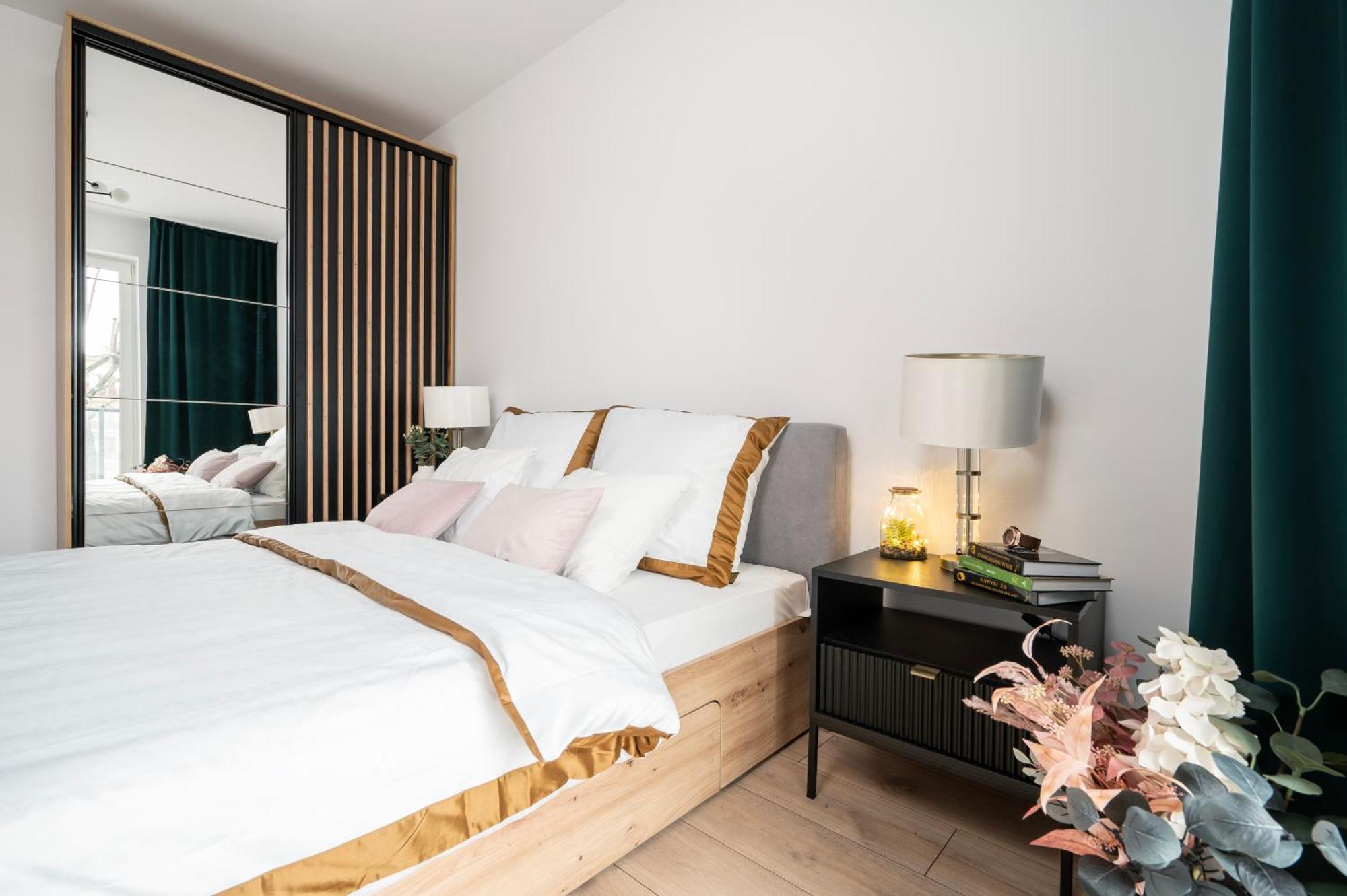 Manufaktura Residence - Apartamenty Prestiz Z Garazem Podziemnym I Dwoma Lazienkami Лодзь Экстерьер фото